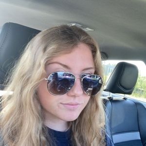 Meet your Posher, Molly